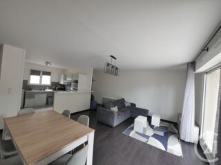  Appartement à louer 3 pièces 93 m²