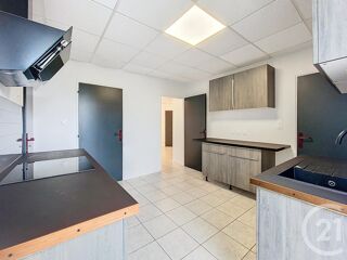  Maison à louer 4 pièces 131 m²