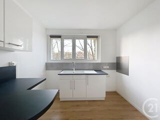  Appartement à louer 4 pièces 70 m²