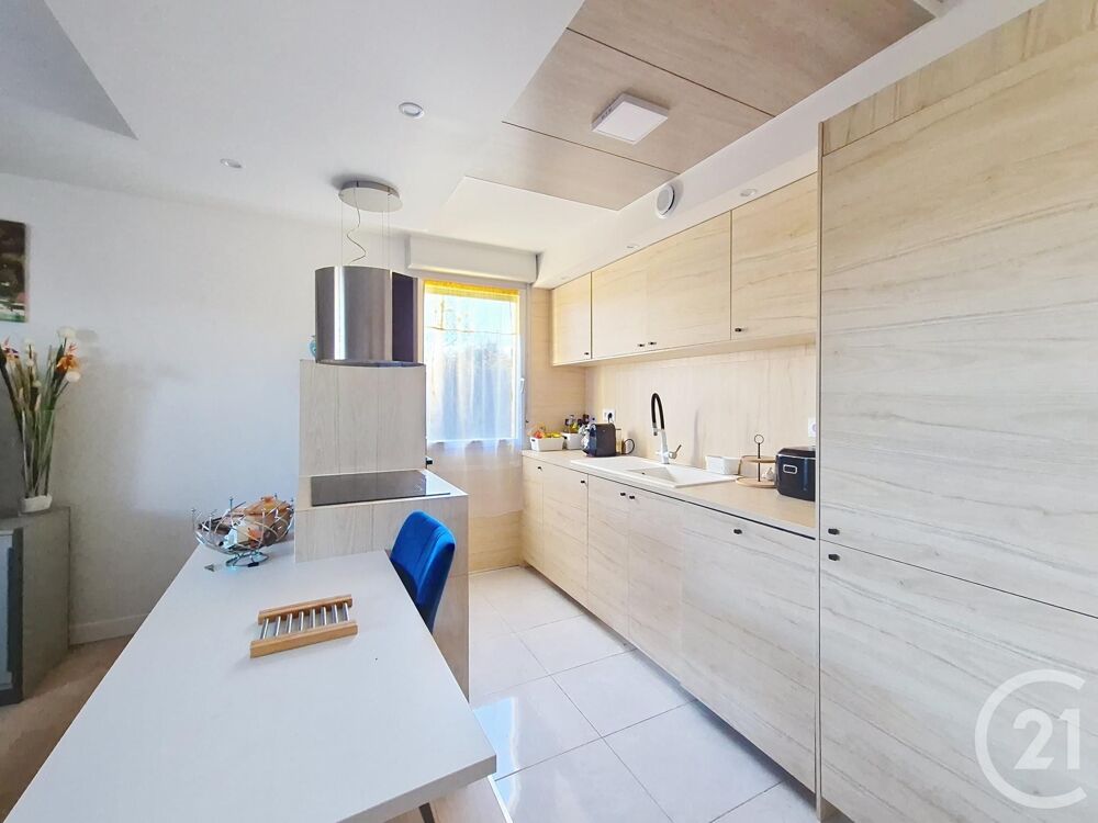 Venez découvrir ce superbe appartement de type 3, entièr....