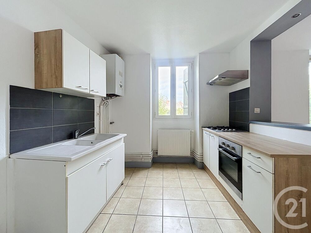 SAINT POURCAIN SUR SIOULE - Appartement en rez-de-chauss....