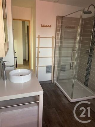  Appartement à louer 3 pièces 78 m²