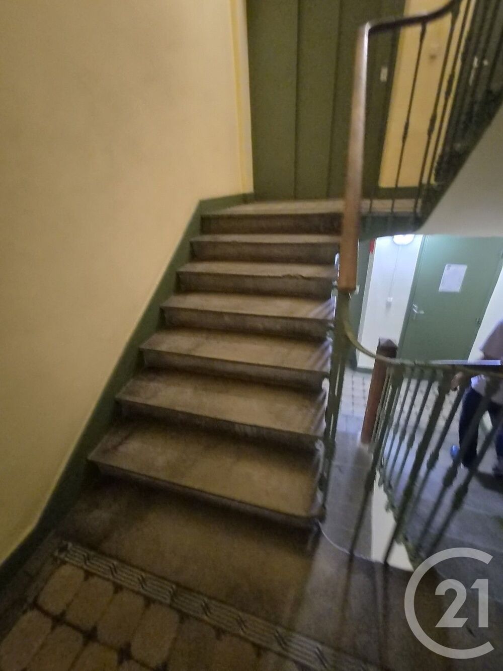 Secteur recherché. Appartement situé en centre ville....