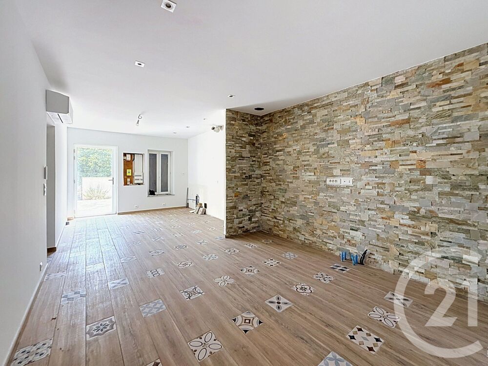 EXCLUSIVITE A CHÂTEAURENARD. Maison entièrement réno....