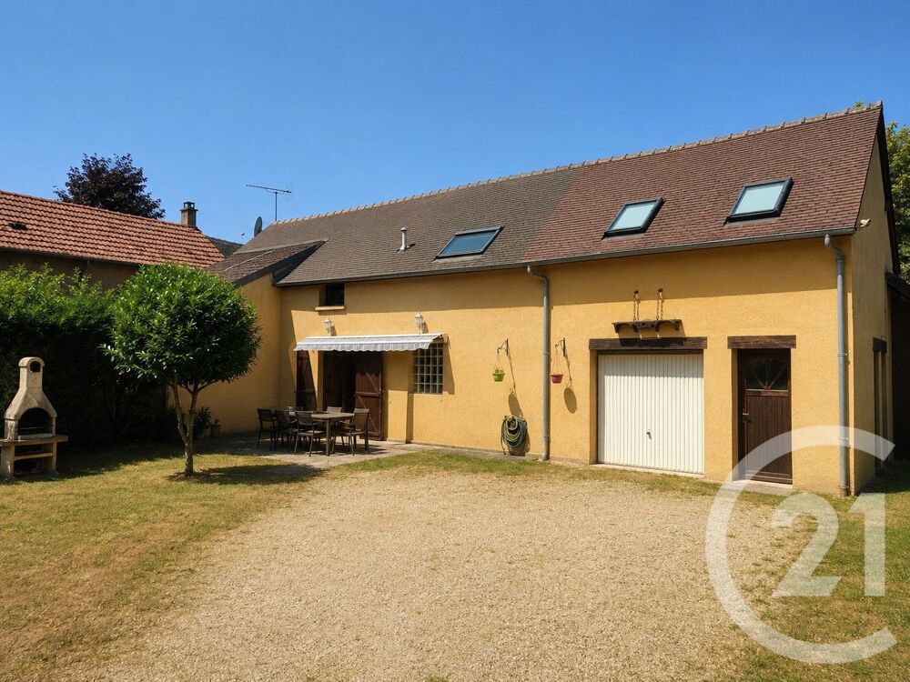 Au coeur de la Puisaye cette grande maison de famille vo....