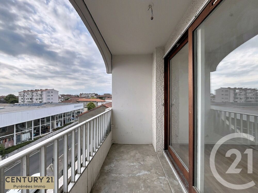 « STUDIO AVEC BALCON AU C¼UR DE VILLE » Au c½ur....