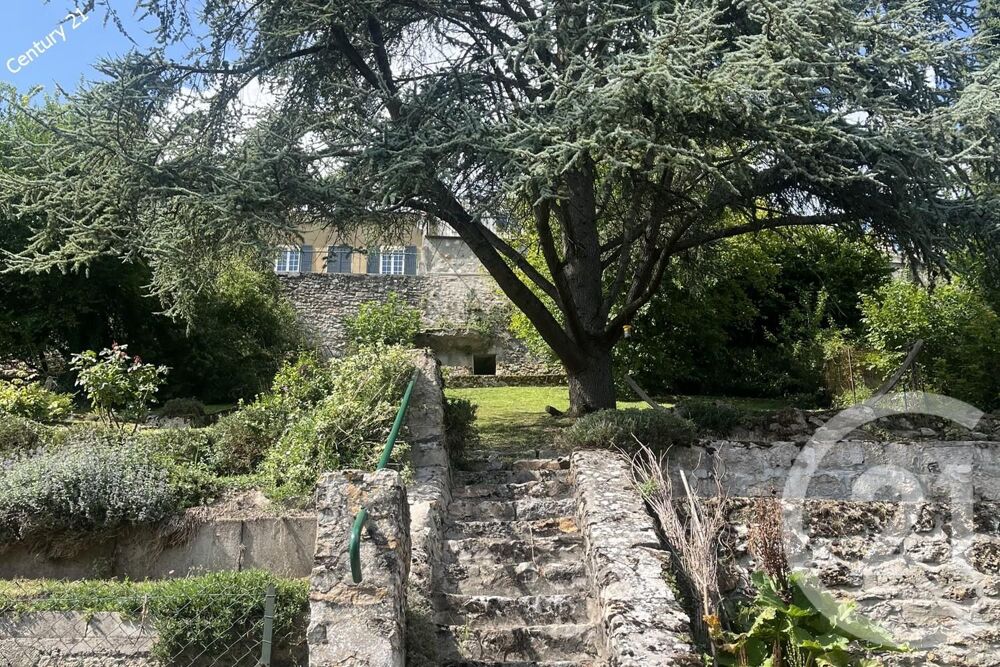 Située à moins de 10 minutes de Château-Thierry, dans la....