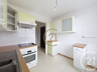  Appartement à louer 4 pièces 67 m²