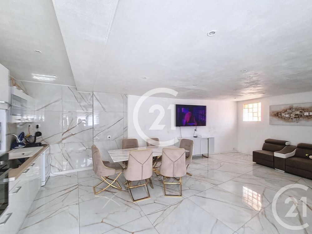 ALENYA, grande MAISON DE VILLAGE d'une superficie habita....