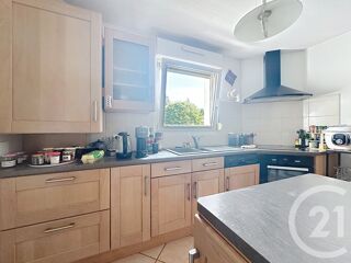  Appartement à louer 3 pièces 74 m²