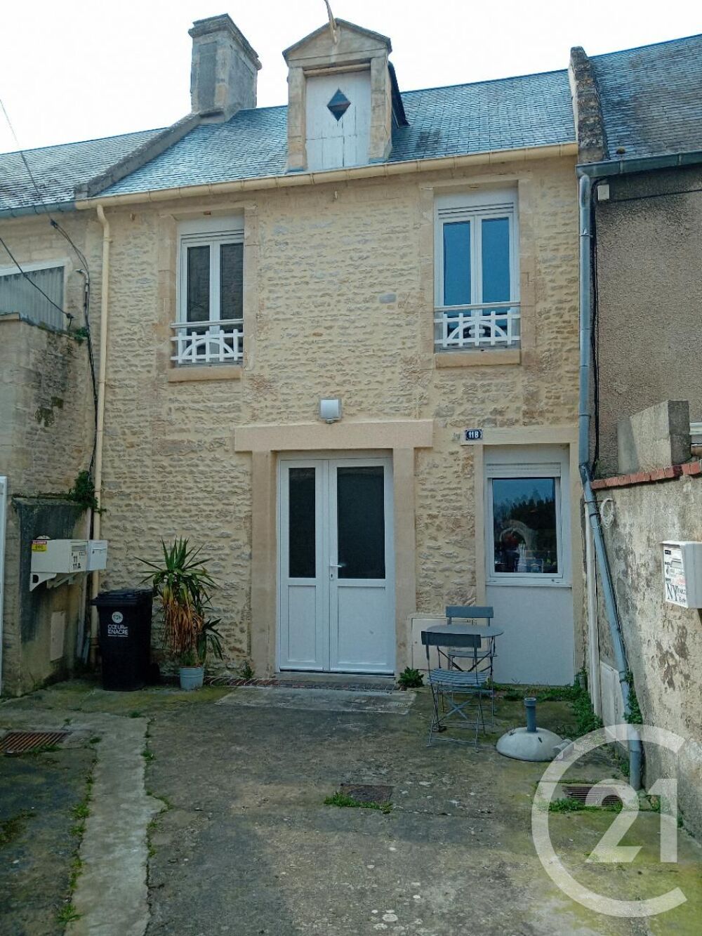 Découvrez cette charmante maison au c½ur de Courseulles-....