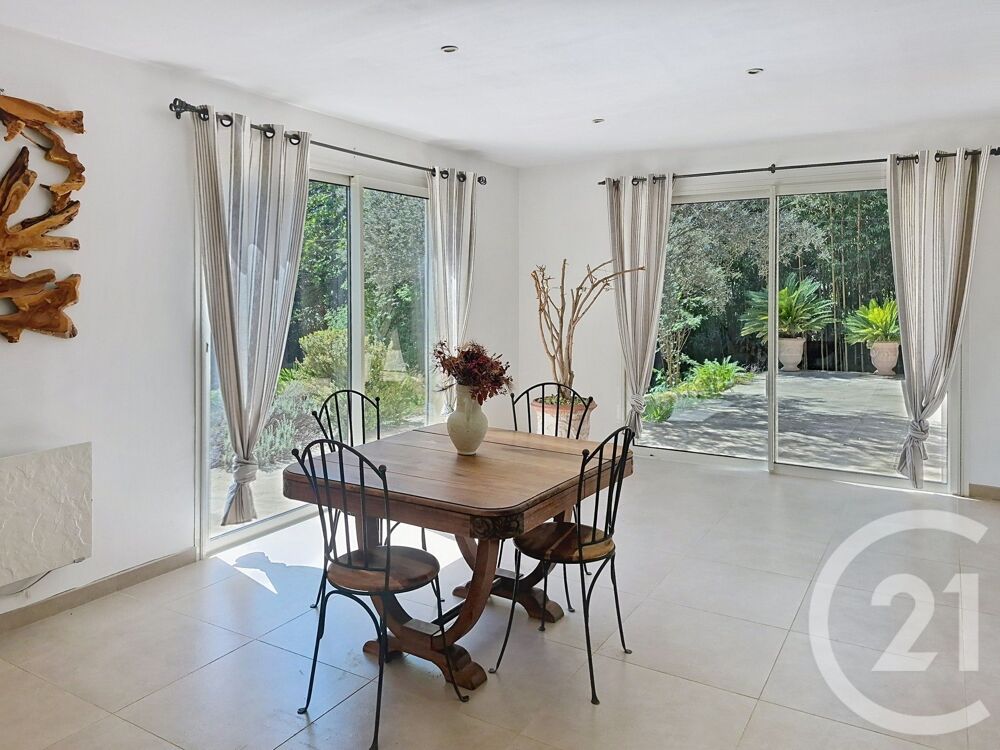 Venez découvrir cette belle maison de plus de 170m2, pro....