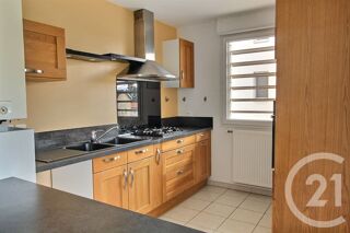  Appartement à louer 3 pièces 65 m²