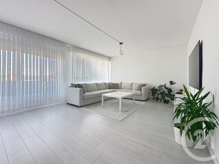  Appartement à louer 4 pièces 100 m²