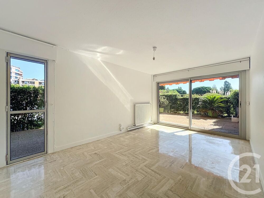 location Appartement - 4 pièce(s) - 75 m² Mandelieu-la-Napoule (06210)