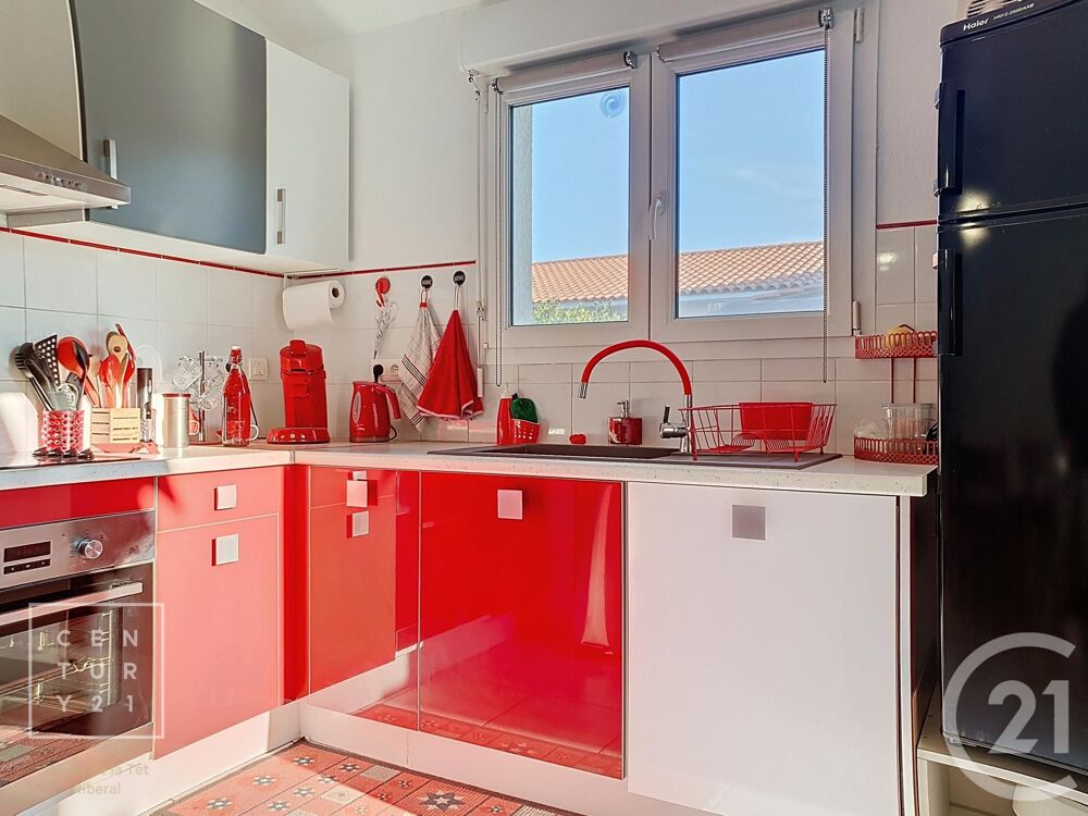Nichée dans le calme du village de Baho, cette maison de....
