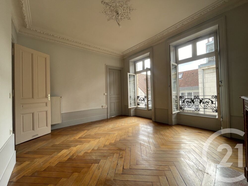 CENTURY 21 CHAPRAIS IMMOBILIER vous propose un apparteme....