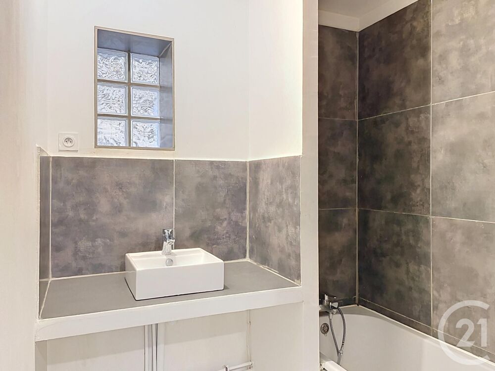 A louer, par votre agence CENTURY 21 LA BIG, appartement....
