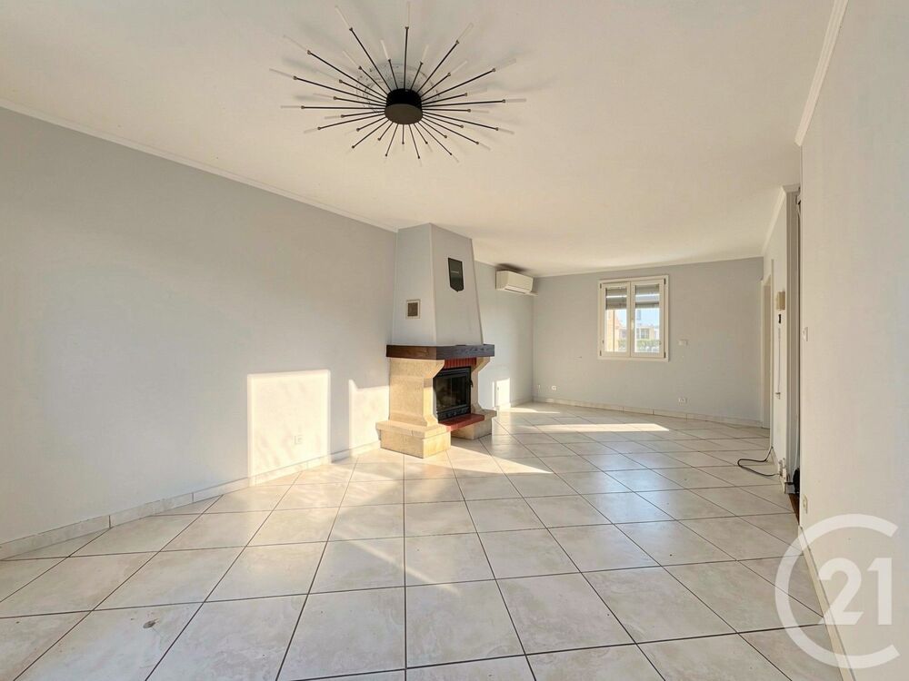 Située au c½ur de Décines, dans un lotissement calme et ....
