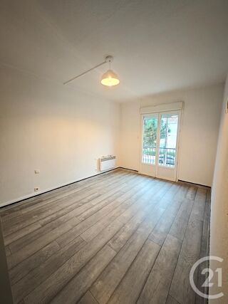  Appartement à louer 3 pièces 48 m²