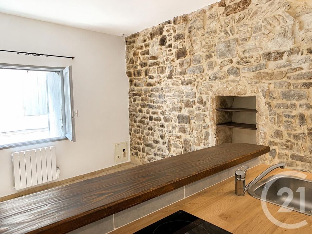 Appartement type 1 au 1 er étage d'une propriété sécuris....
