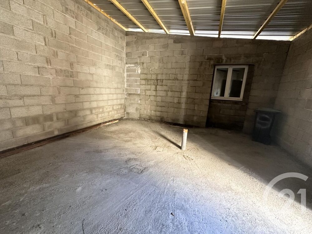 location Parking / Garage - 40 m² Nazelles-Négron (37530)