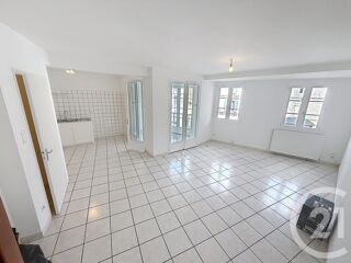  Appartement à louer 3 pièces 77 m²
