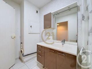  Appartement à louer 3 pièces 69 m²