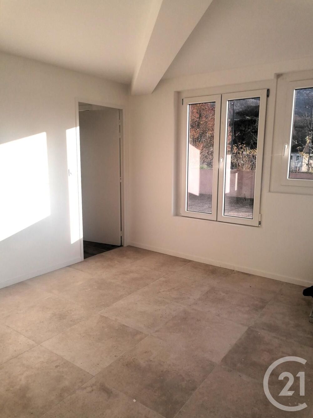 location Appartement - 2 pièce(s) - 52 m² Pontcharra (38530)