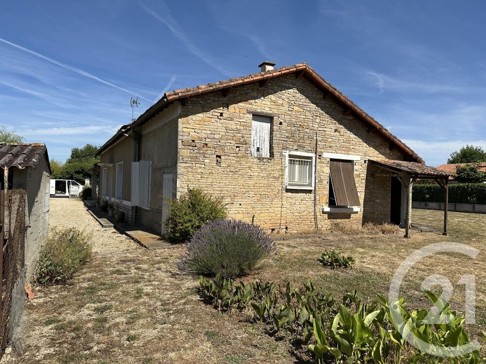 Cette maison de plain-pied est située sur la commune de ....