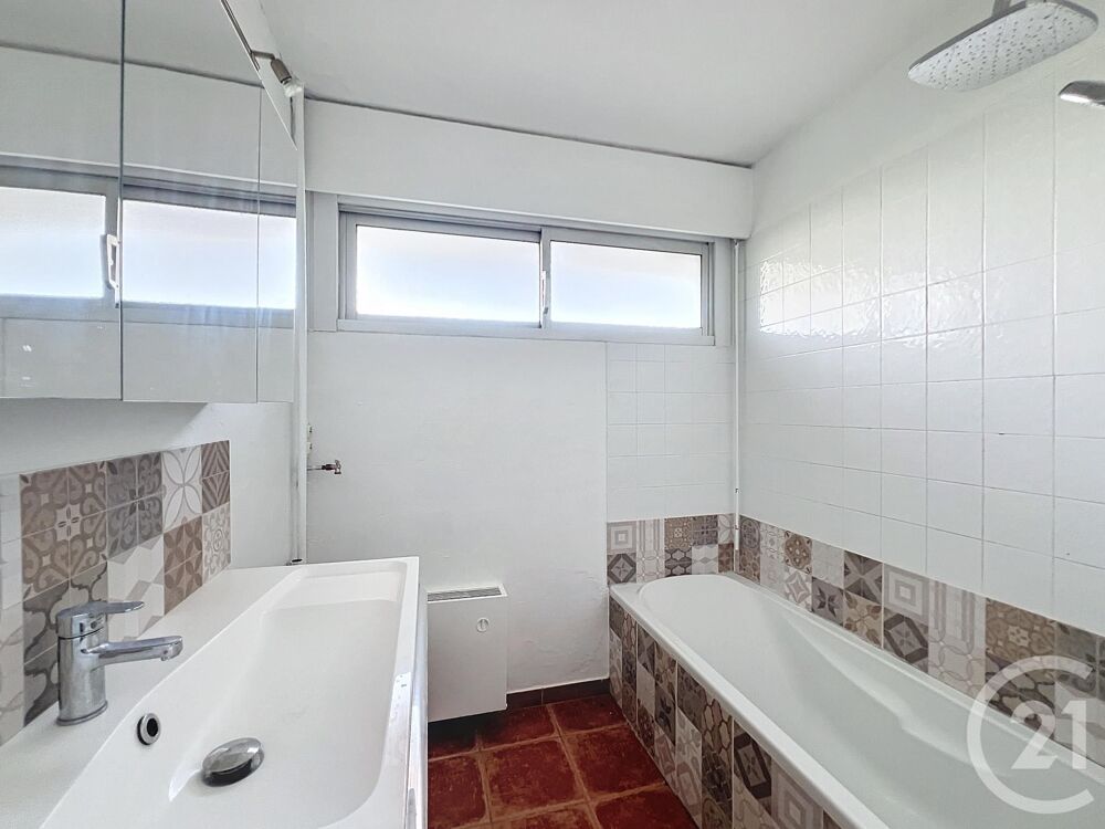 location Appartement - 4 pièce(s) - 75 m² Mandelieu-la-Napoule (06210)