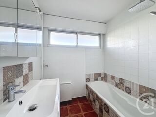  Appartement à louer 4 pièces 75 m²