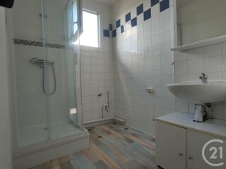  Appartement à louer 3 pièces 65 m²