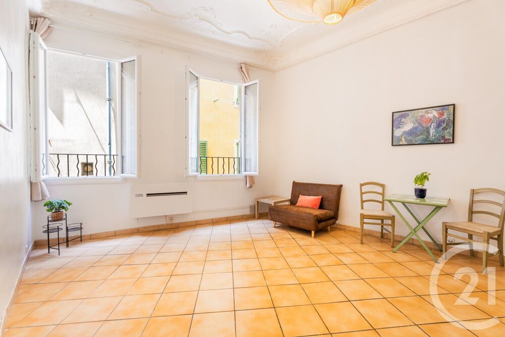 VIEUX NICE Au c½ur du Vieux-Nice, à seulement quelq....