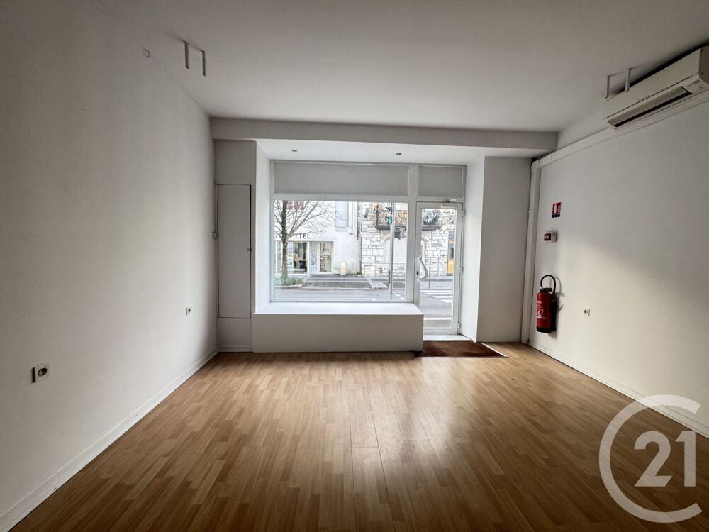 DAX - A LOUER : local commercial de 41m² en RDC. Idéal ....