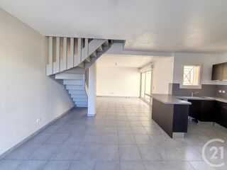 location Maison - 4 pièce(s) - 117 m² Le Soler (66270)