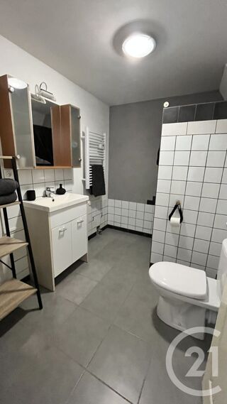  Appartement à louer 1 pièce 35 m²