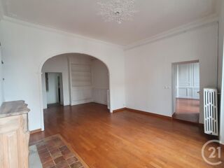  Appartement à louer 5 pièces 99 m²