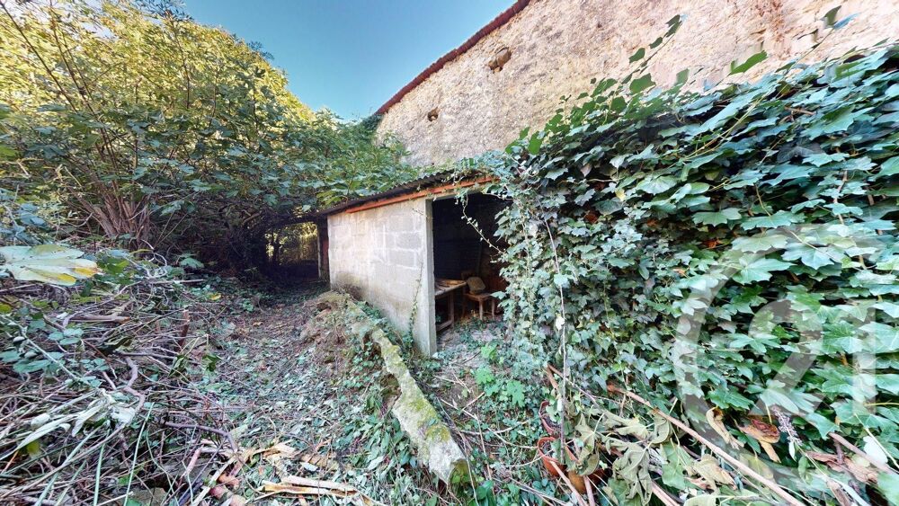 Au c½ur de Castets-et-Castillon, maison de ville à rénov....