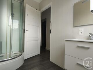  Appartement à louer 4 pièces 101 m²
