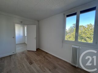  Appartement à louer 3 pièces 49 m²