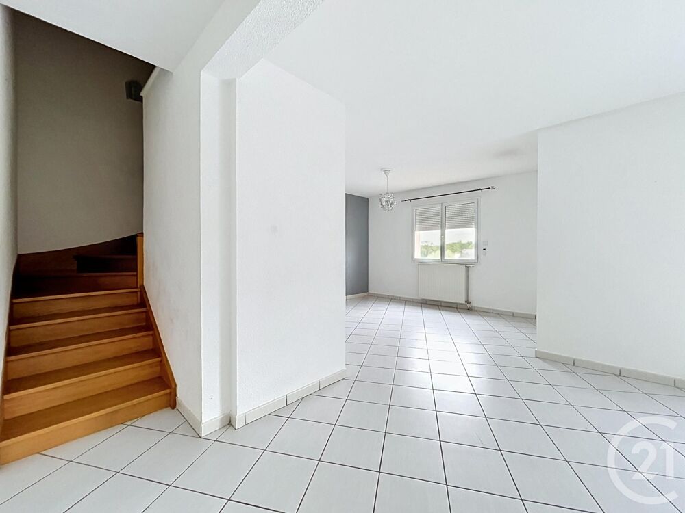 location Appartement - 5 pièce(s) - 116 m² Saint-Pourçain-sur-Sioule (03500)