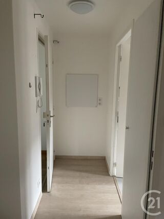  Appartement à louer 3 pièces 82 m²