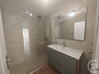  Appartement à louer 3 pièces 63 m²