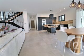  Maison � vendre 6 pi�ces 215 m�