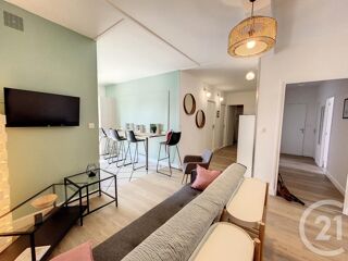  Appartement à louer 4 pièces 11 m²