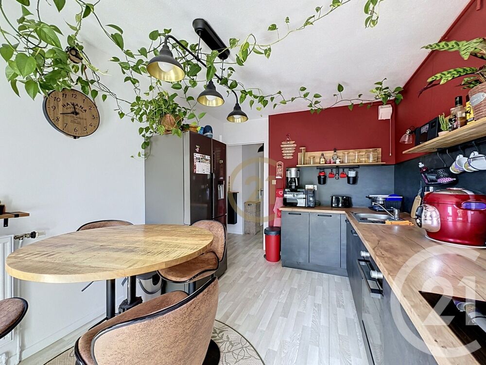 Découvrez cet appartement T5 de 84,10 m², idéalement sit....