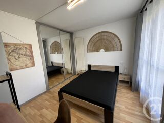  Appartement à louer 4 pièces 81 m²