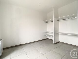  Appartement à louer 3 pièces 69 m²