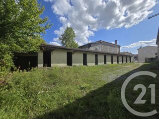  Maison  vendre 15 + pices 590 m